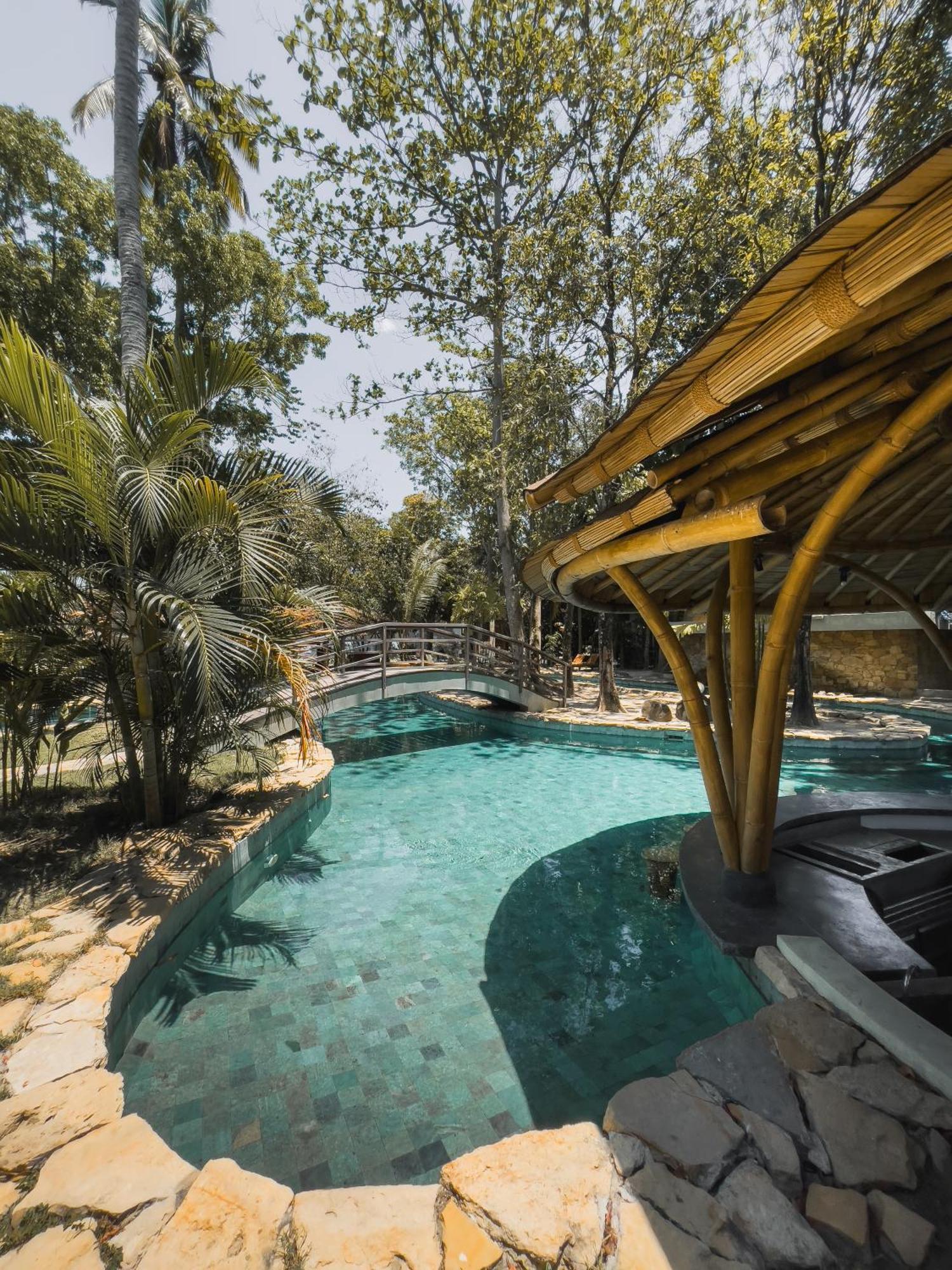 Tropik Resort Lombok Selong Belanak Exterior photo